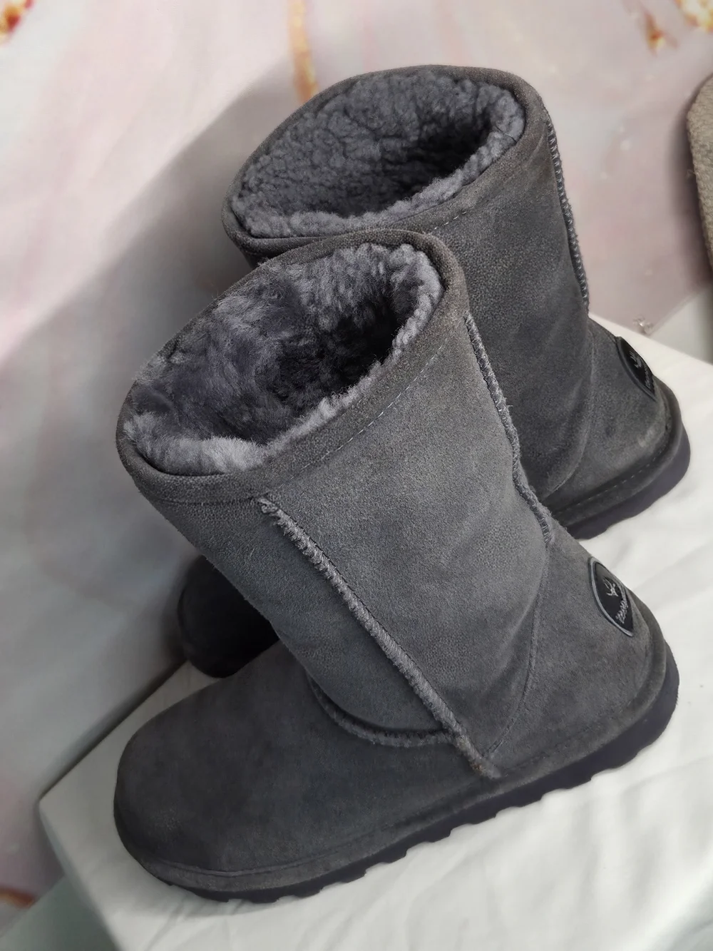 BEARPAW | Women's Elle Short Graphite Suede Winter Boots | Size 7 |